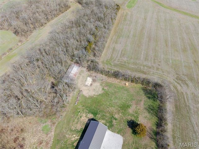 4242 Quirin Road, Smithton, IL 62285