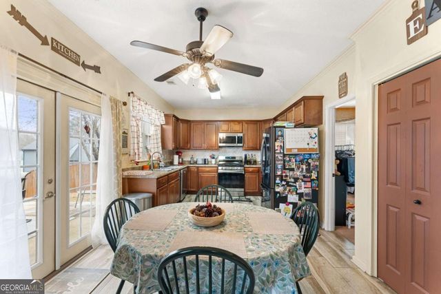 203 Ashland Drive, Woodstock, GA 30189