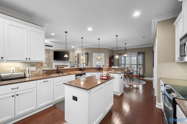 17 Walnut Cove Boulevard SW, Huntsville, AL 35824