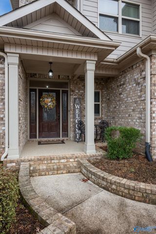 17 Walnut Cove Boulevard SW, Huntsville, AL 35824