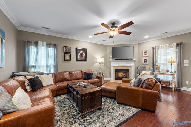 17 Walnut Cove Boulevard SW, Huntsville, AL 35824