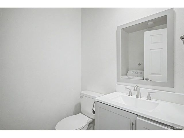 8822 W 79th Ave, Arvada, CO 80005