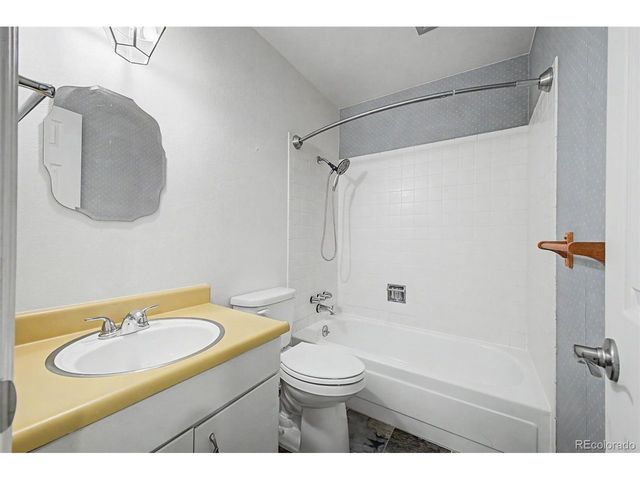 8822 W 79th Ave, Arvada, CO 80005