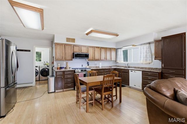 12 Valley Road, St Charles, MO 63303