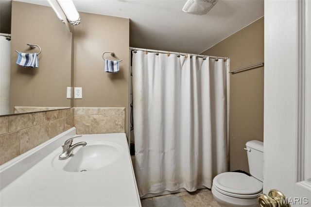 12 Valley Road, St Charles, MO 63303