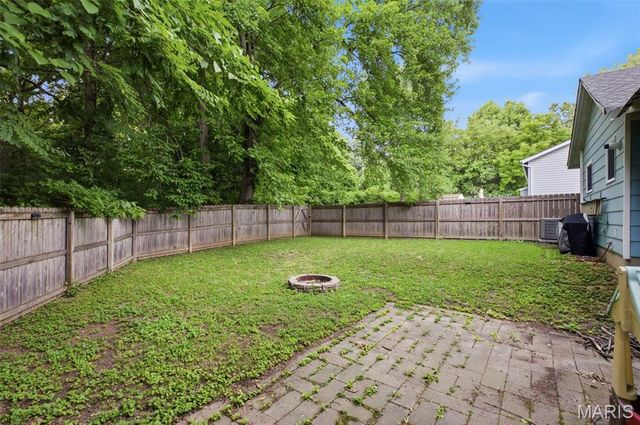 12 Valley Road, St Charles, MO 63303