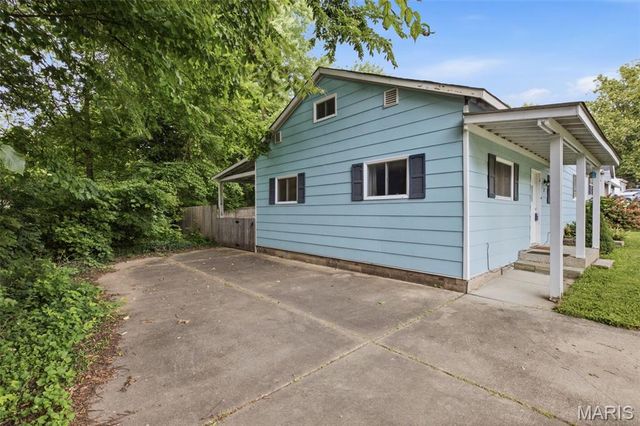12 Valley Road, St Charles, MO 63303