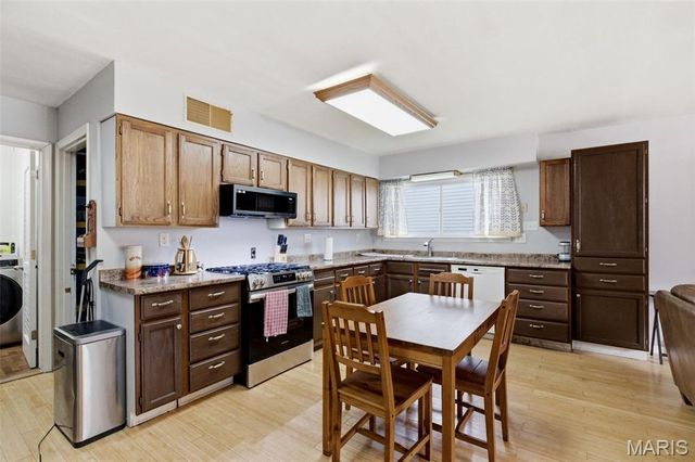 12 Valley Road, St Charles, MO 63303