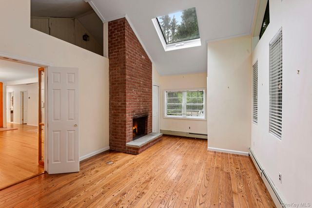 75 Cove Road, Huntington, NY 11743