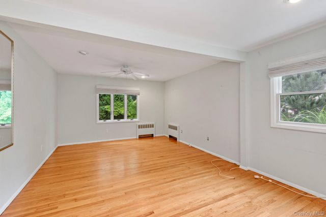 75 Cove Road, Huntington, NY 11743