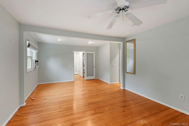 75 Cove Road, Huntington, NY 11743