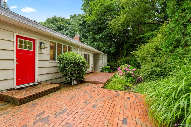 75 Cove Road, Huntington, NY 11743