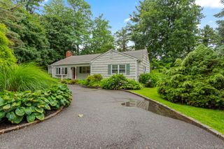 75 Cove Road, Huntington, NY 11743