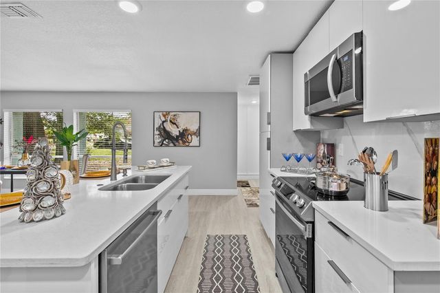 3201 MARTIN STREET, Orlando, FL 32806