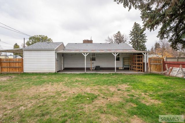 621 S Cleveland Street, Blackfoot, ID 83221