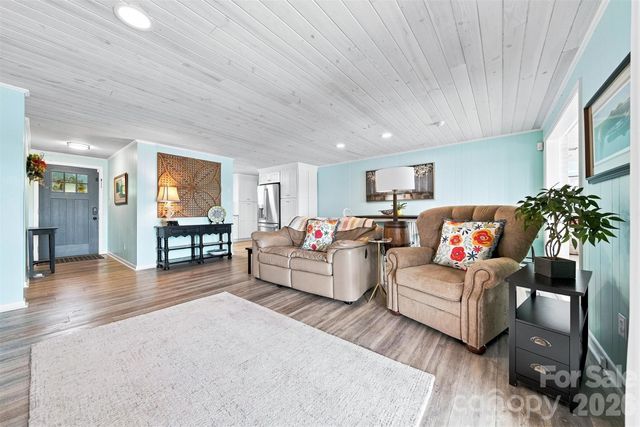 220 Lakeshore Lane, Taylorsville, NC 28681