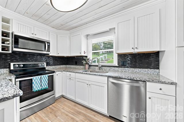220 Lakeshore Lane, Taylorsville, NC 28681