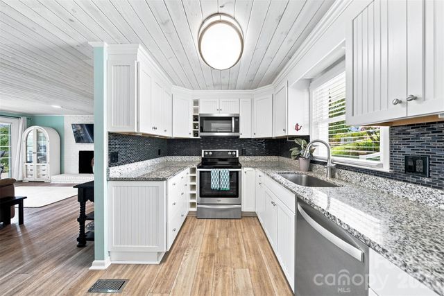 220 Lakeshore Lane, Taylorsville, NC 28681