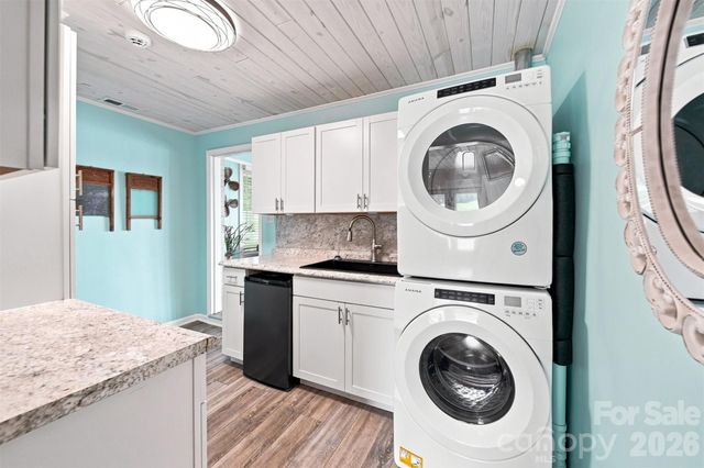 220 Lakeshore Lane, Taylorsville, NC 28681