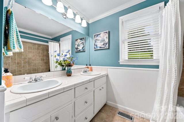 220 Lakeshore Lane, Taylorsville, NC 28681