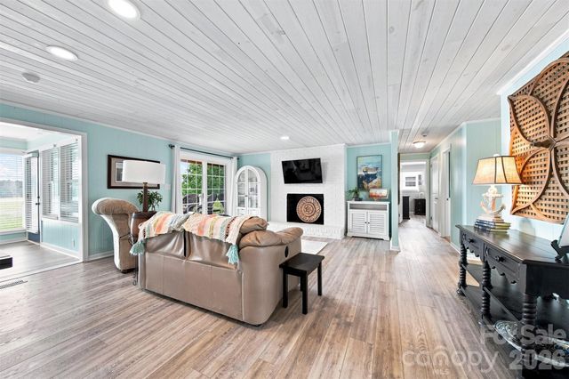 220 Lakeshore Lane, Taylorsville, NC 28681