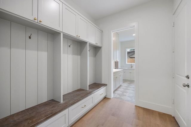 1726 Saxon Drive, Houston, TX 77018
