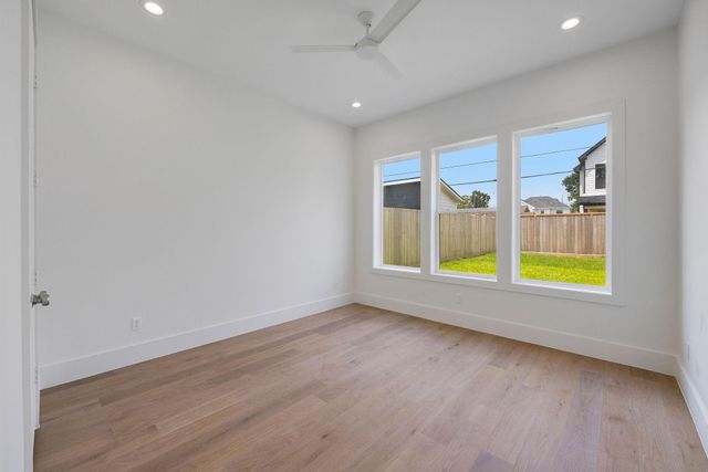 1726 Saxon Drive, Houston, TX 77018