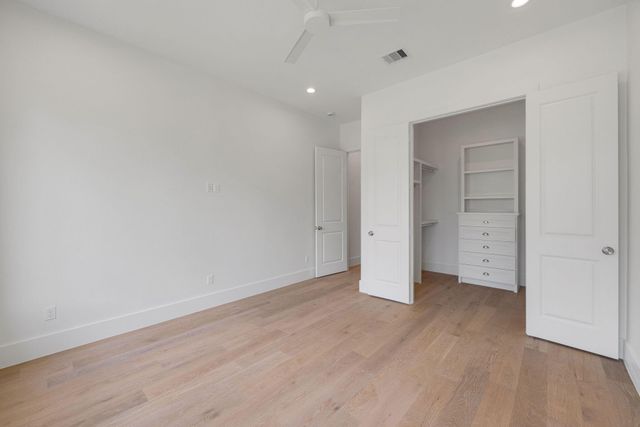 1726 Saxon Drive, Houston, TX 77018