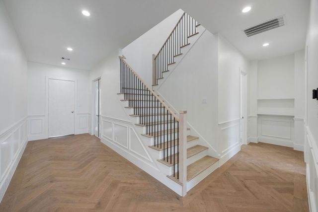 1726 Saxon Drive, Houston, TX 77018