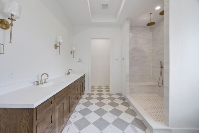 1726 Saxon Drive, Houston, TX 77018
