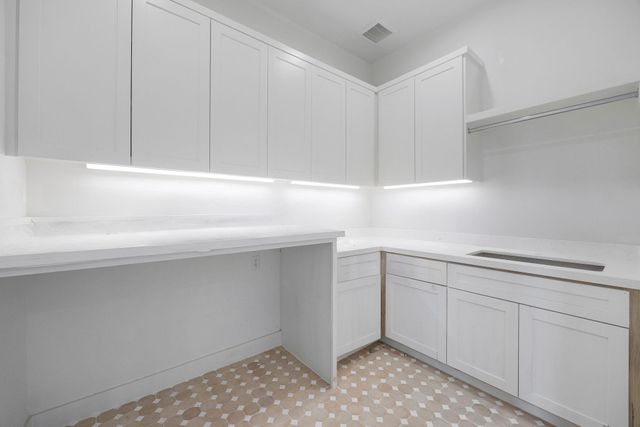1726 Saxon Drive, Houston, TX 77018