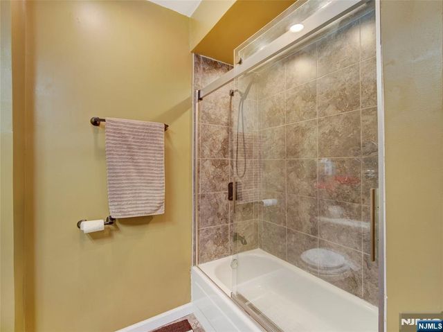 409-411 3rd Avenue, Newark, NJ 07107