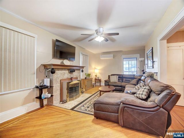 409-411 3rd Avenue, Newark, NJ 07107