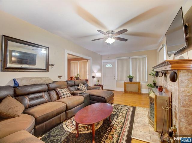 409-411 3rd Avenue, Newark, NJ 07107