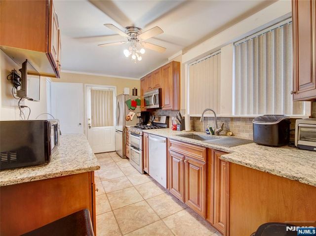 409-411 3rd Avenue, Newark, NJ 07107