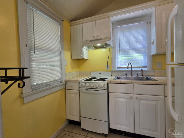 911 N Spring St 2, Pensacola, FL 32501