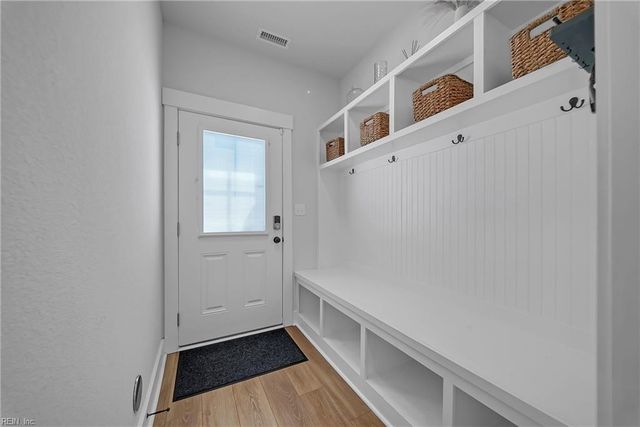 629 Hayes DR, Chesapeake, VA 23320