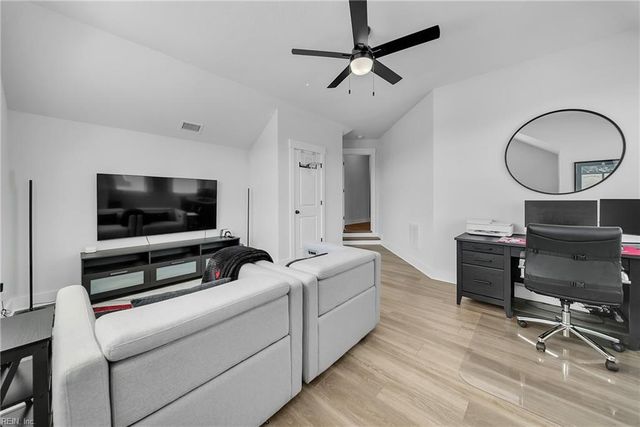 629 Hayes DR, Chesapeake, VA 23320