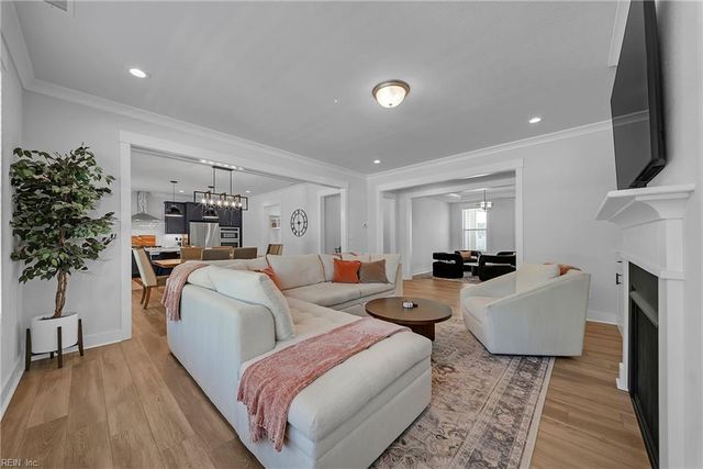 629 Hayes DR, Chesapeake, VA 23320