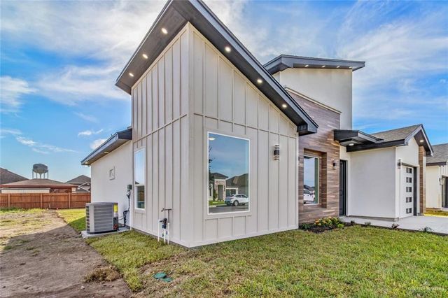 2412 Sabinal Street, Hidalgo, TX 78557