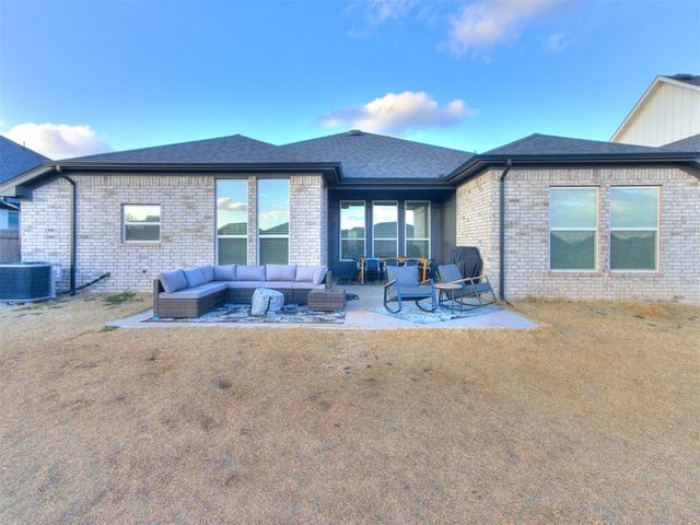 10516 NW 33rd Place, Yukon, OK 73099
