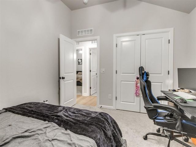 10516 NW 33rd Place, Yukon, OK 73099