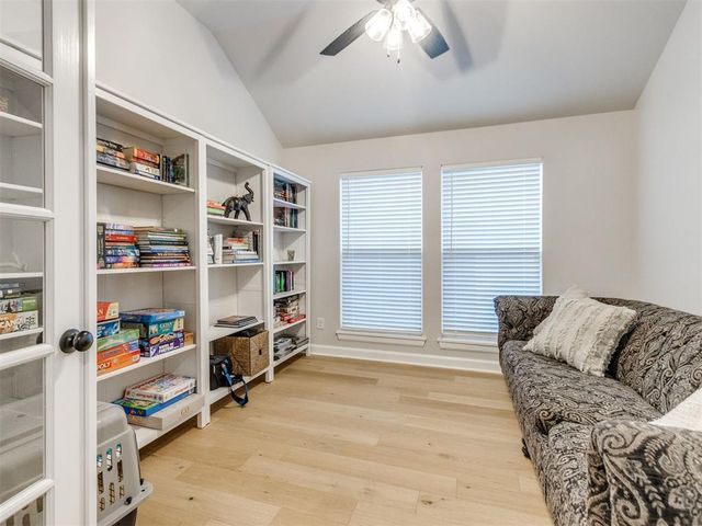 10516 NW 33rd Place, Yukon, OK 73099