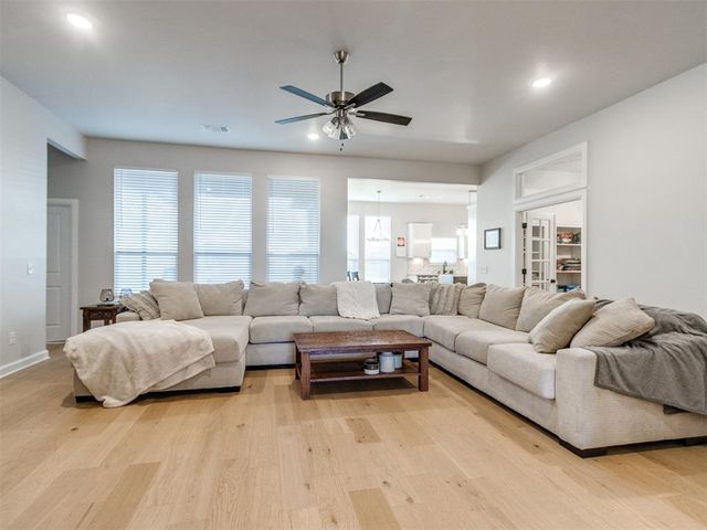 10516 NW 33rd Place, Yukon, OK 73099