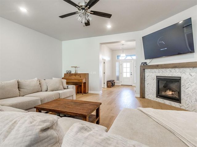 10516 NW 33rd Place, Yukon, OK 73099