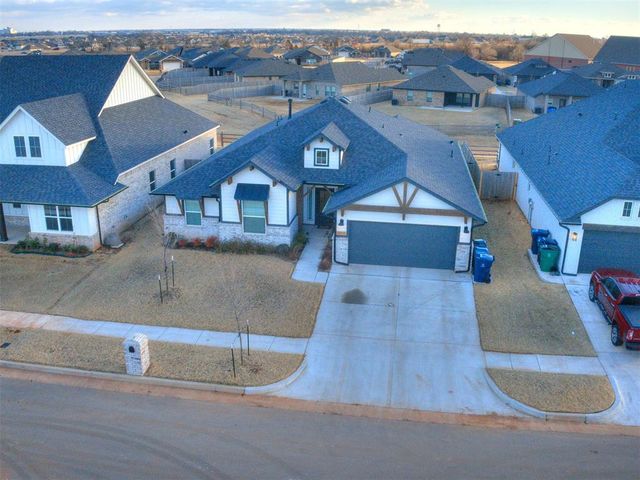 10516 NW 33rd Place, Yukon, OK 73099