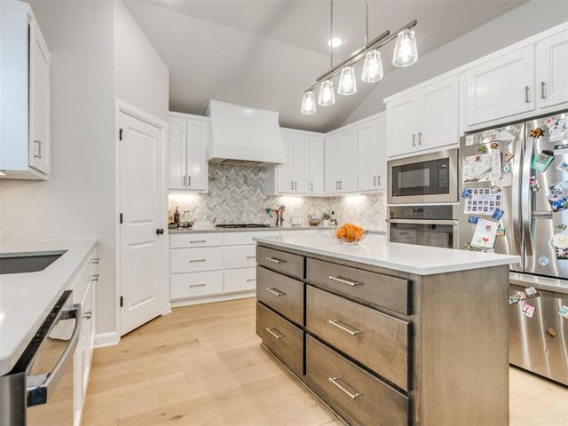 10516 NW 33rd Place, Yukon, OK 73099