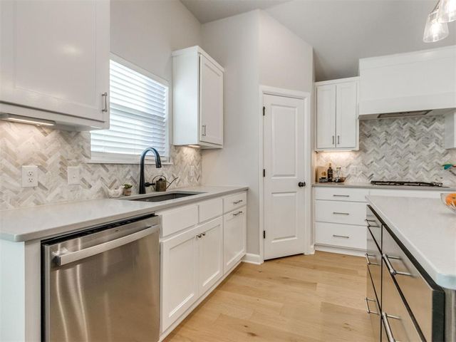 10516 NW 33rd Place, Yukon, OK 73099