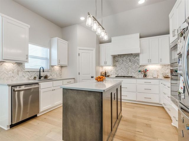 10516 NW 33rd Place, Yukon, OK 73099