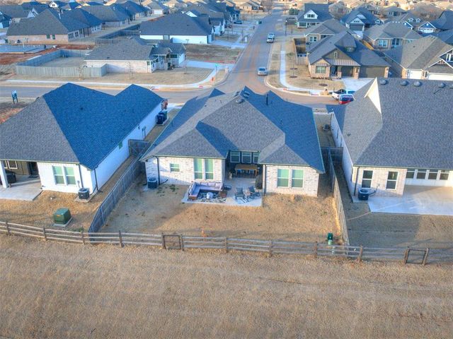 10516 NW 33rd Place, Yukon, OK 73099